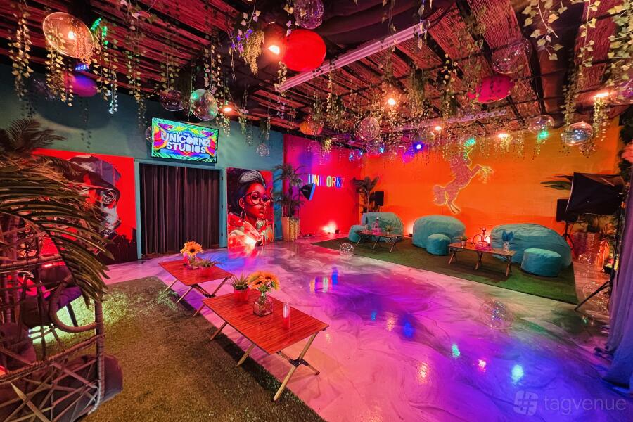Colorful Eclectic Space Colorful Eclectic Space