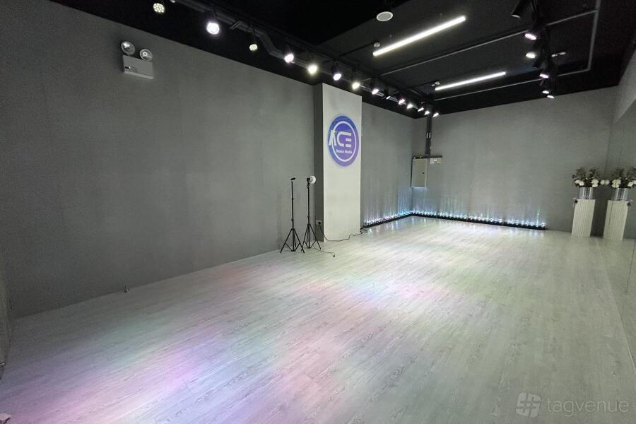 Entire Studio Entire Studio