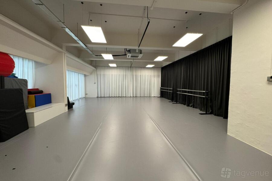 Whole Studio Whole Studio
