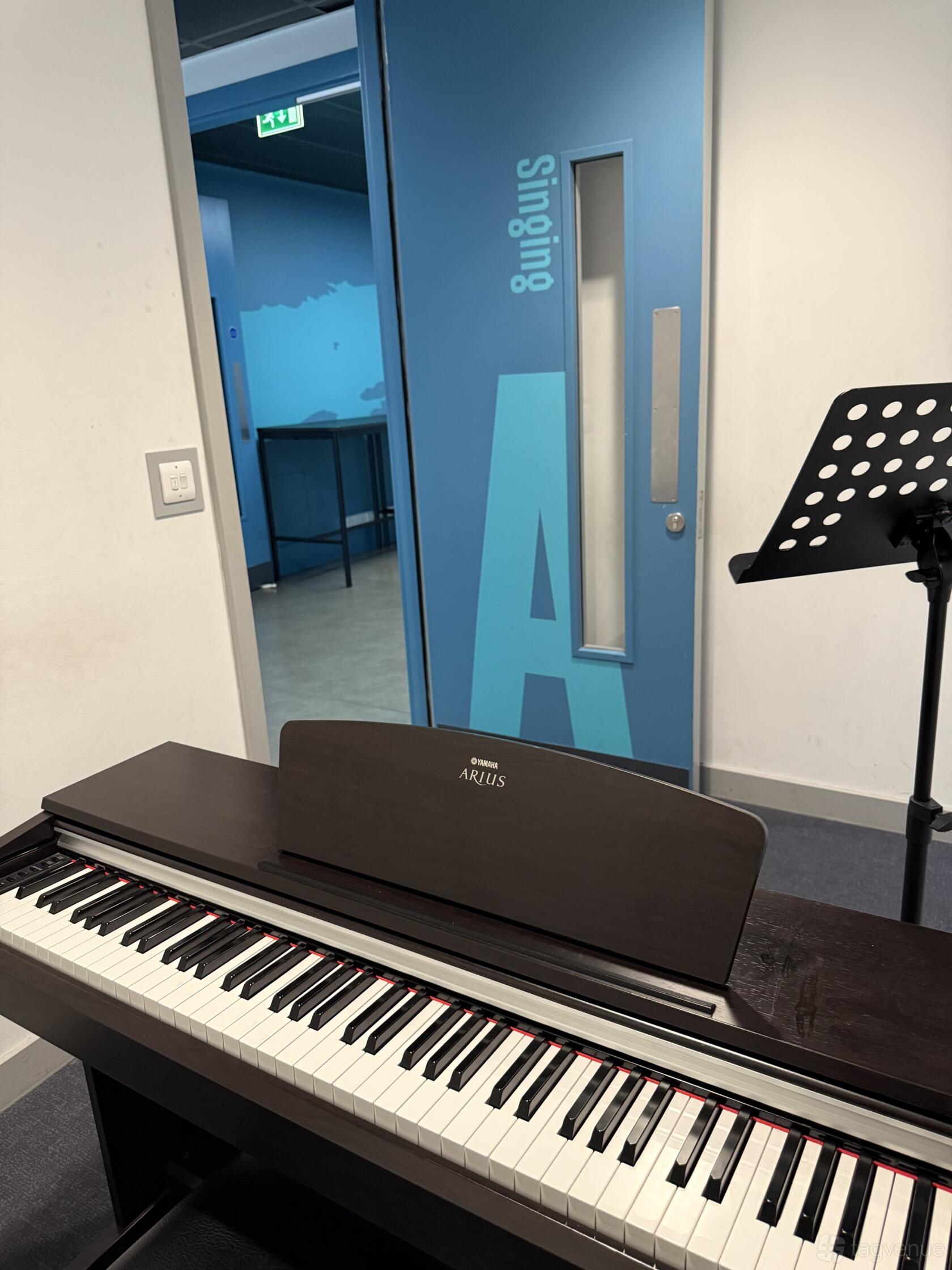 Sing Studio Singing Room - Steps Studios Angel - Event Venue Hire - Tagvenue.com