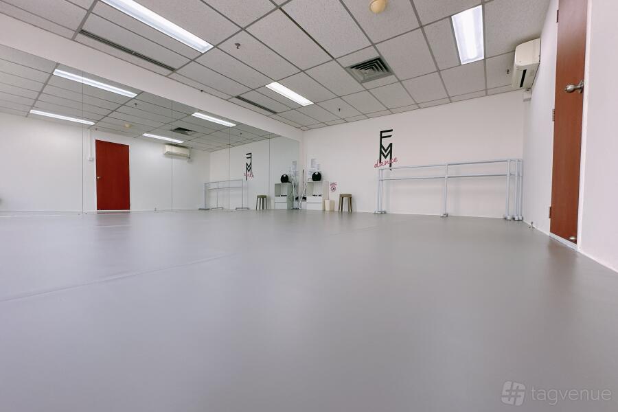 24/7 Dance Studio LiPing at