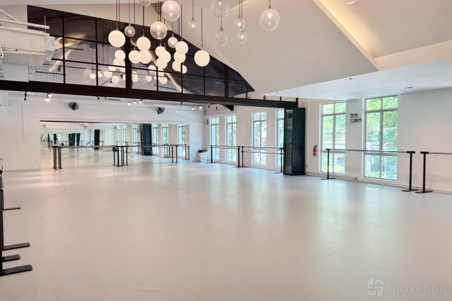 Studio 2 & 3 (Large Space) Studio 2 & 3 (Large Space)