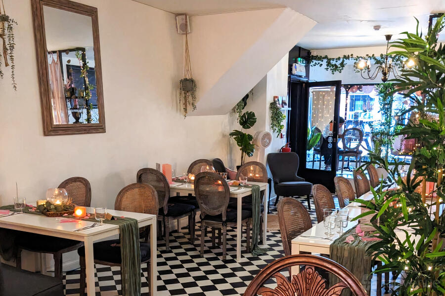 Restaurant & Bar Restaurant & Bar