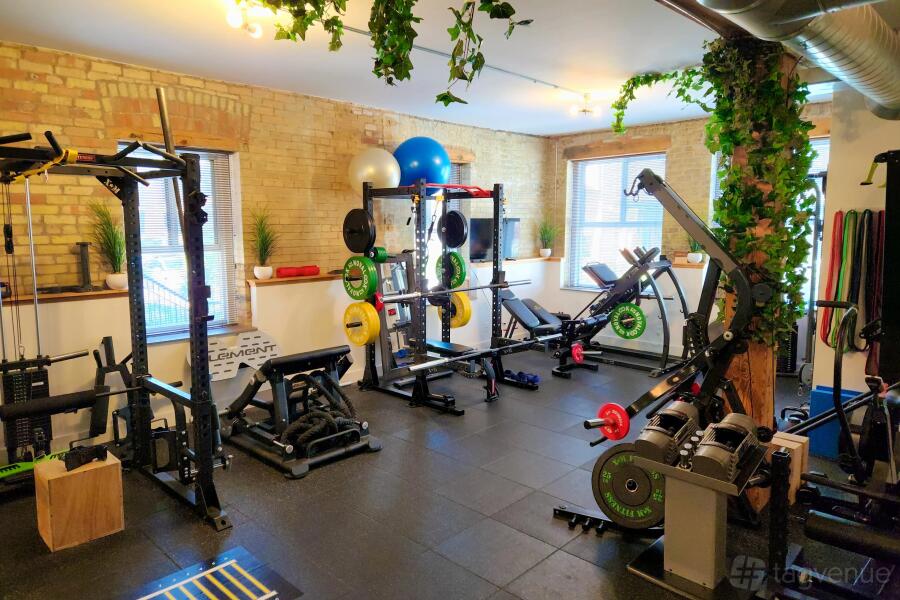 Fitness Studio & Gym Fitness Studio & Gym