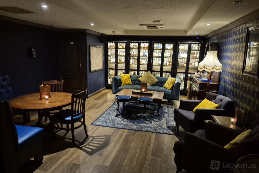 Main Bar Main Bar