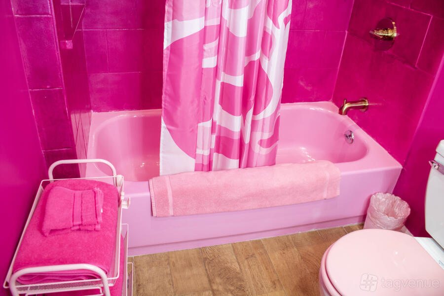 Main Bathroom at
