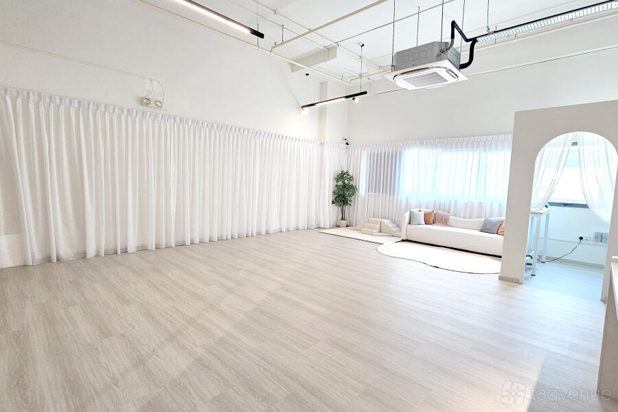 Entire Space Entire Space