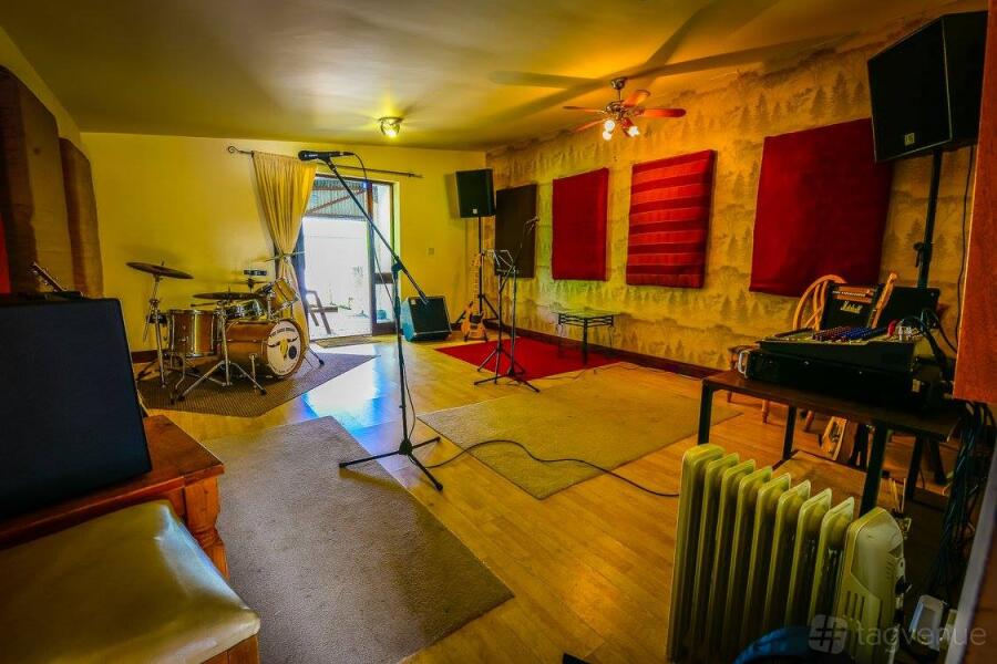 SLANE STUDIOS SLANE STUDIOS