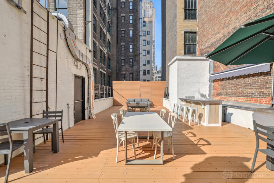 Nomad Rooftop: Empire View Nomad Rooftop: Empire View
