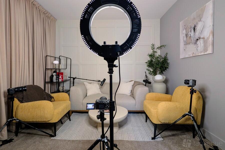 Stylish Podcast Studio Stylish Podcast Studio