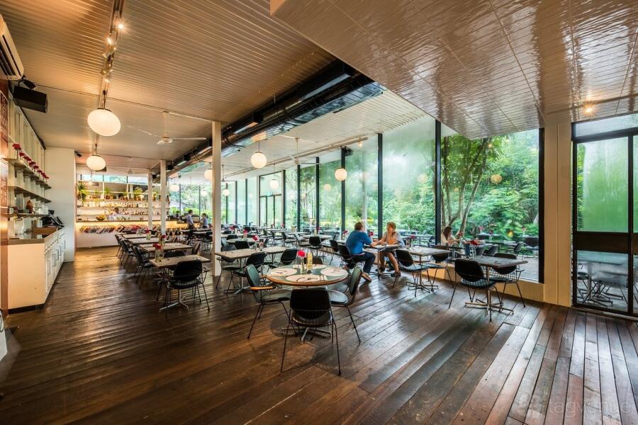 Main Dining Main Dining