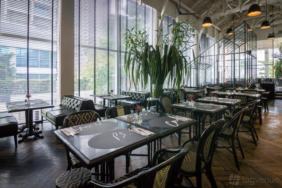 Main Dining Main Dining