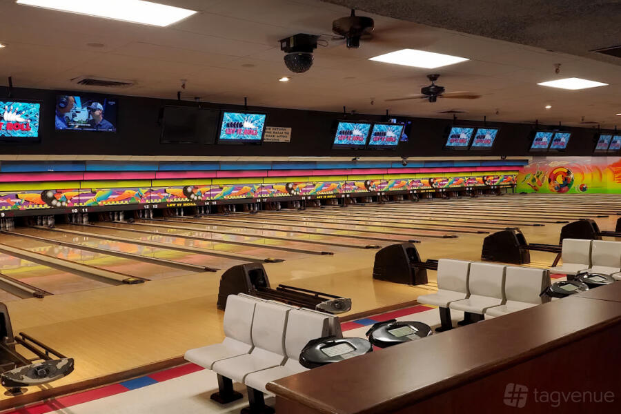 Let It Roll Bowl & Entertainment
