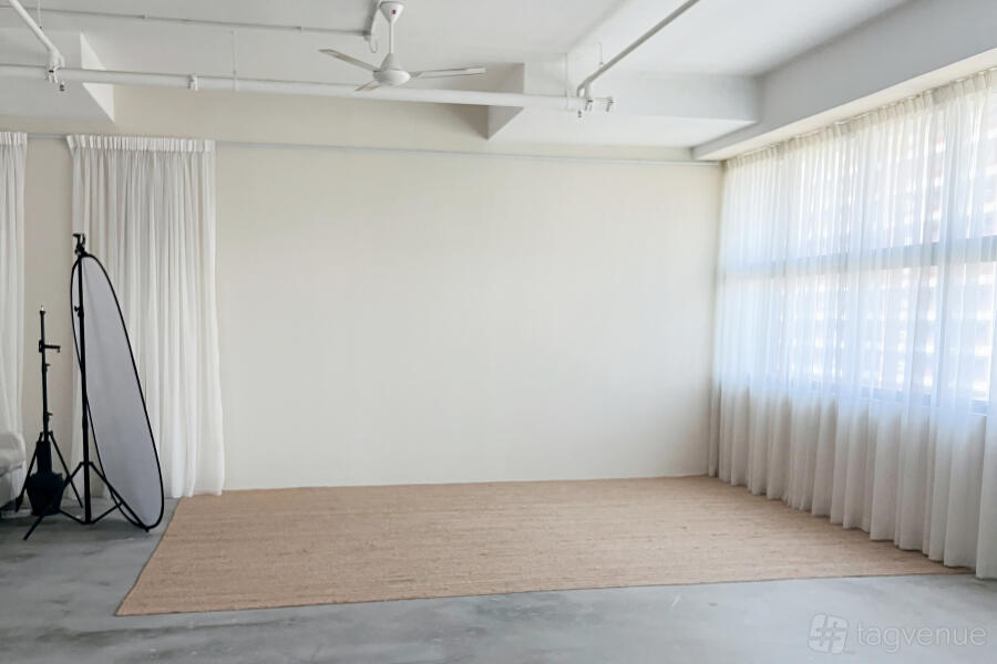 Bright Island-Inspired Studio Bright Island-Inspired Studio
