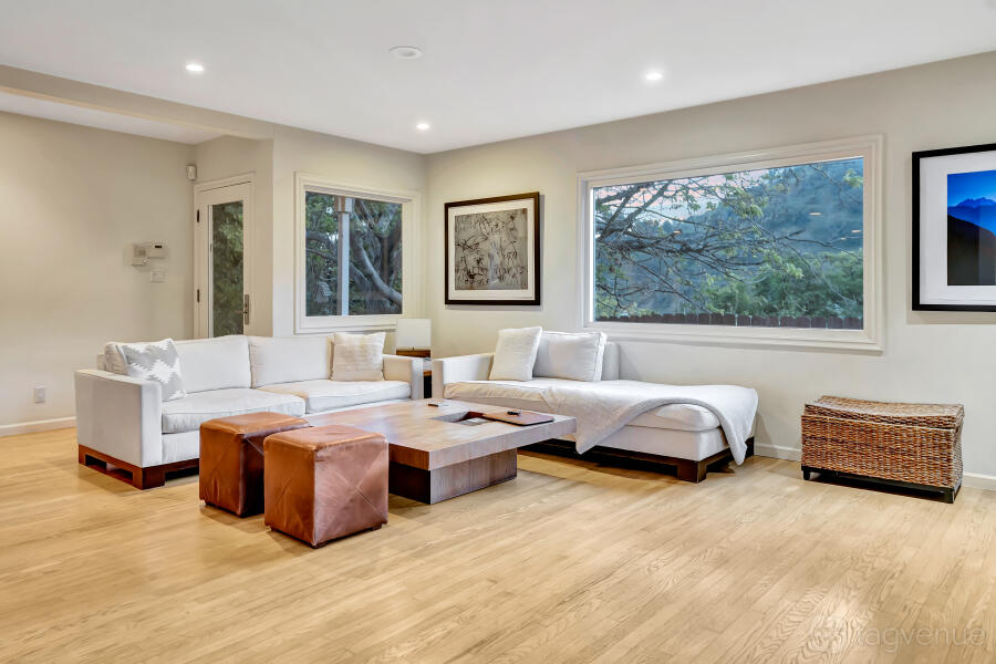 Estate w/ Breathtaking Views Estate w/ Breathtaking Views