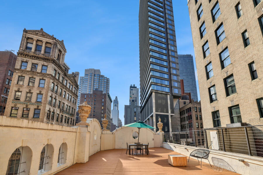Empire Vista: Nomad Rooftop Empire Vista: Nomad Rooftop