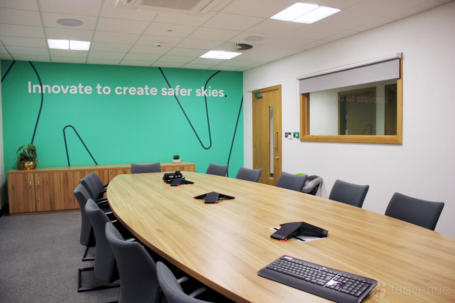 Ader - 16 Seater Boardroom Ader - 16 Seater Boardroom