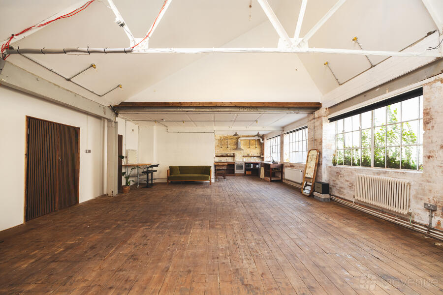 Cozy Daylight Photo Studio Cozy Daylight Photo Studio