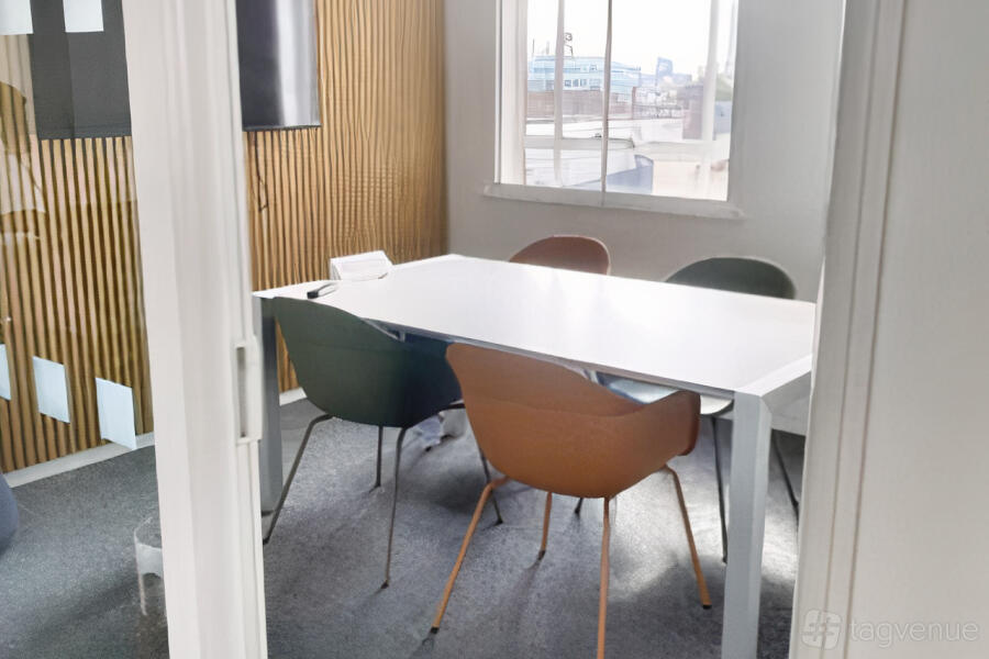 eOffice Holborn MR4X eOffice Holborn MR4X