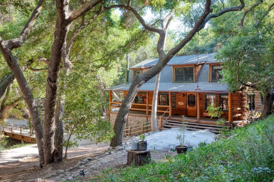 Log Cabin Log Cabin