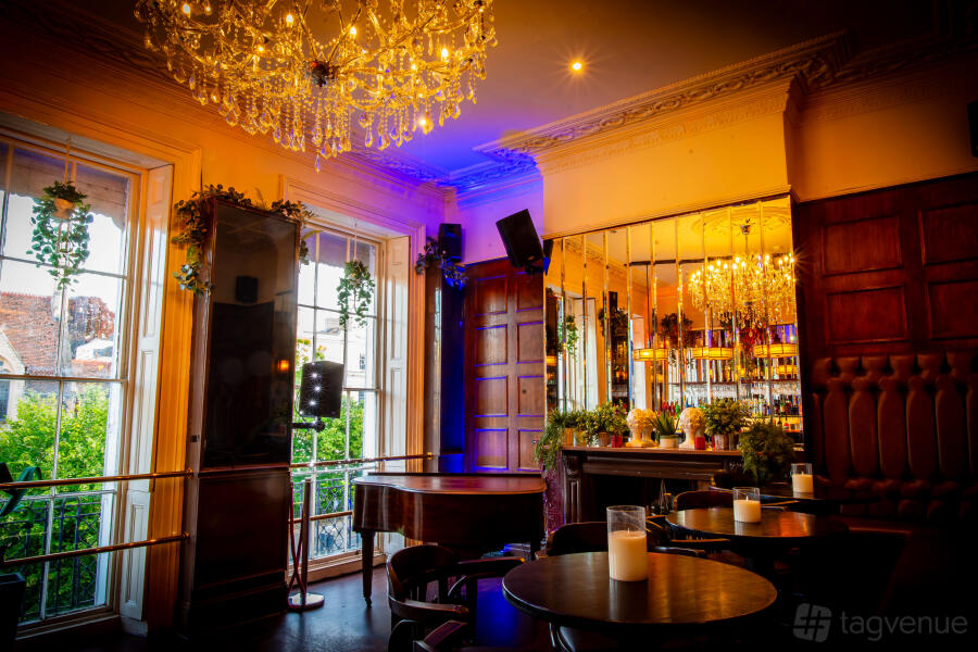 Piano Bar Piano Bar