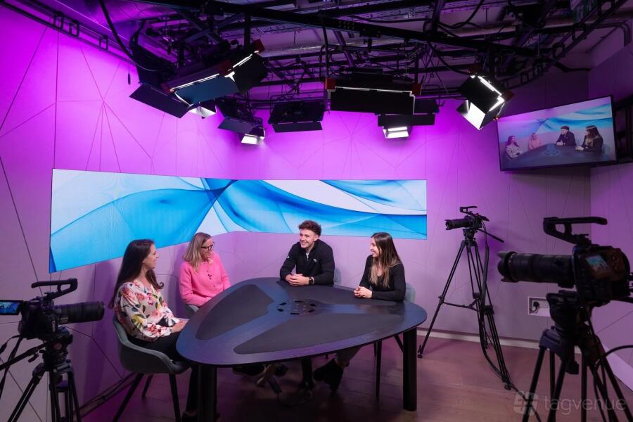 Broadcast Studio Broadcast Studio
