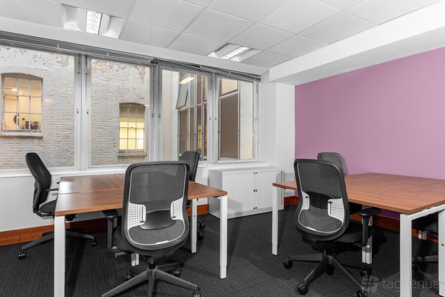 3-Person Room at Regus - London, Hanover Square - No 17