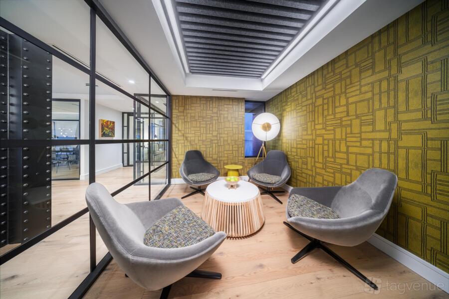 Kalorama Corner Huddle Room at