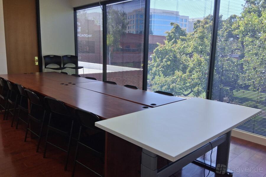 Quiet Clean Meeting Room(209) Quiet Clean Meeting Room(209)