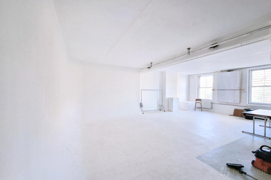 The Studio - a full floor The Studio - a full floor