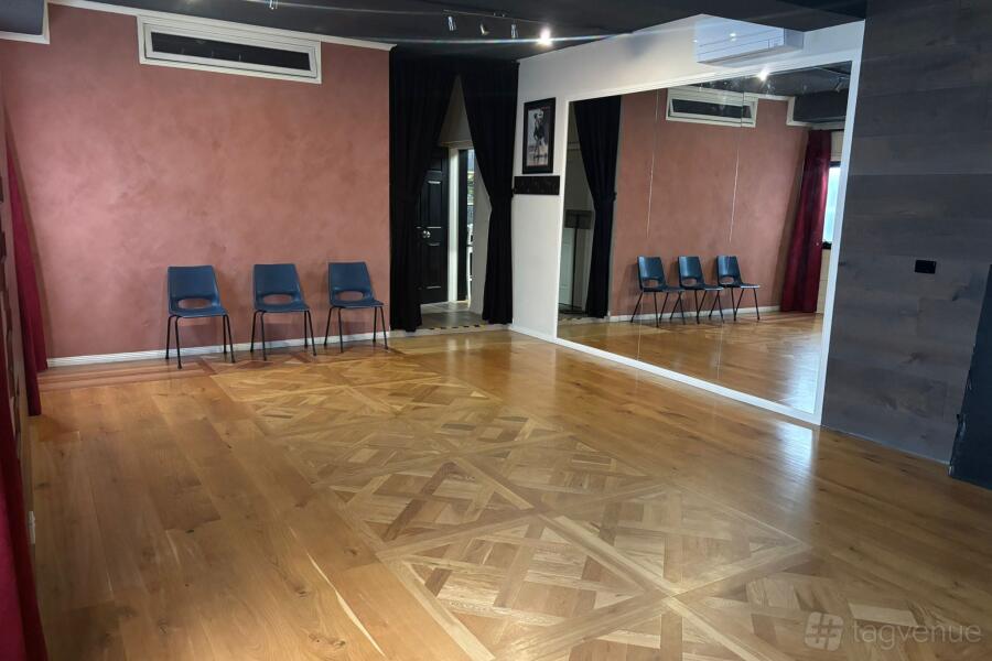 Studio 1 Studio 1
