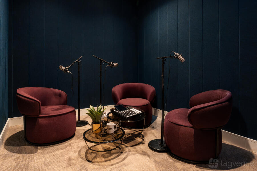 The Birch Pod Room at