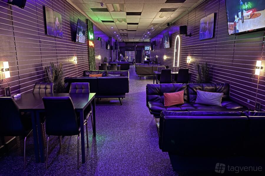 Entire venue Entire venue