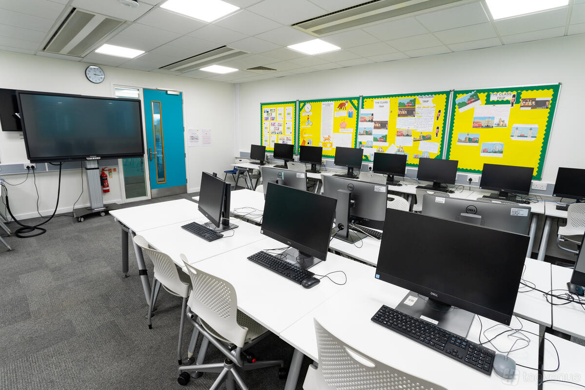 Computer Room Rac Computer Room - Kings Cross Centre - Event Venue Hire - Tagvenue.com