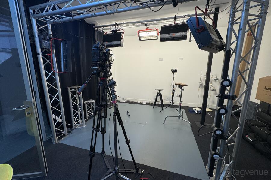 Studio Box at