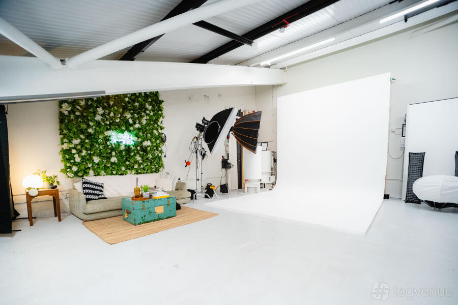 Entire Studio Entire Studio