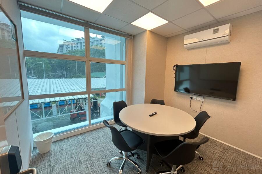 BDN M01 - 5 pax meeting room BDN M01 - 5 pax meeting room