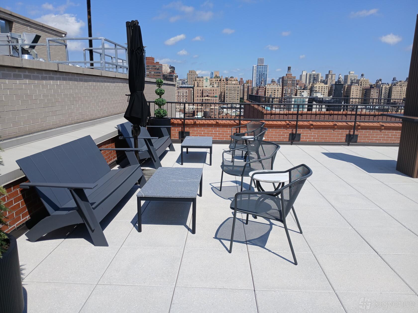 Elevated Penthouse Rentals With Private Salon photo
