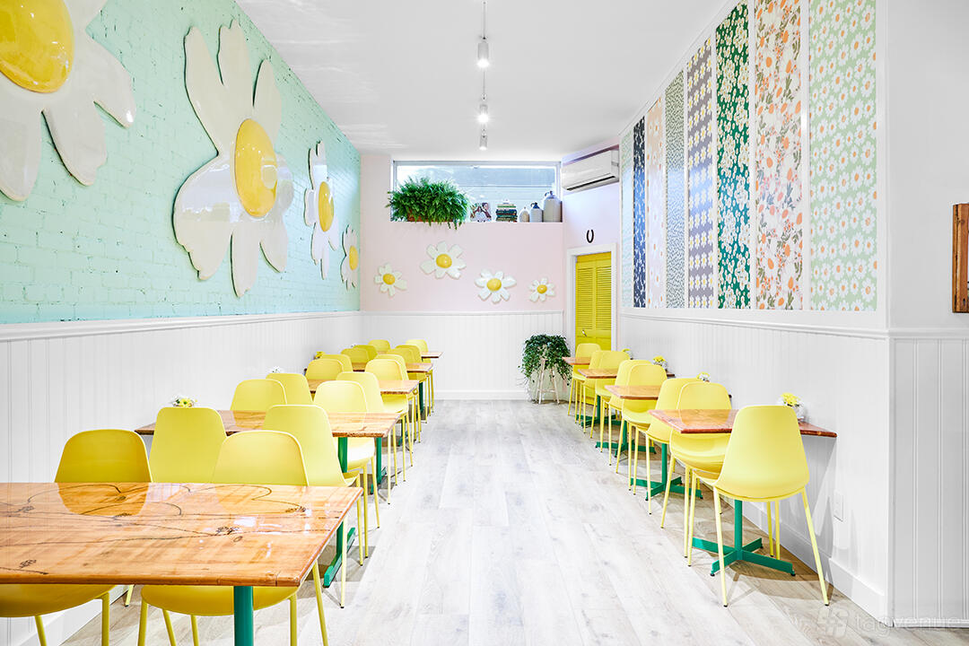 Lazy Daisy's Cafe