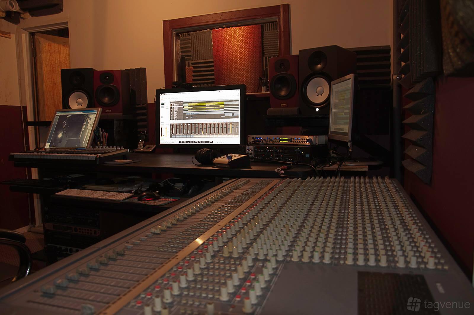 Recording Collection. Time PRR-TIME Recording Studio Venue Rental in Elmont, NY | Photos & Prices