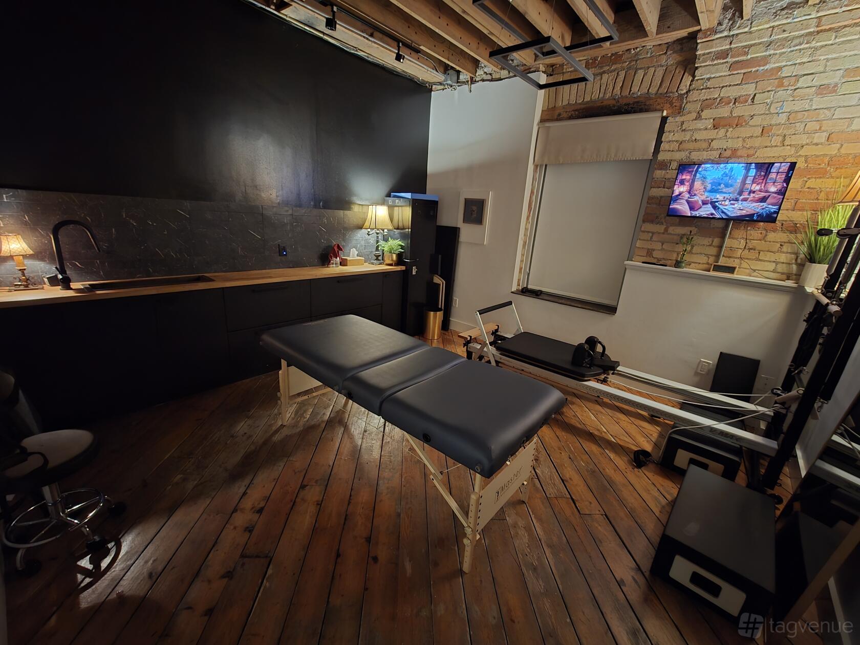 Spa room with Sink at TO Kinesiology at TO Kinesiology