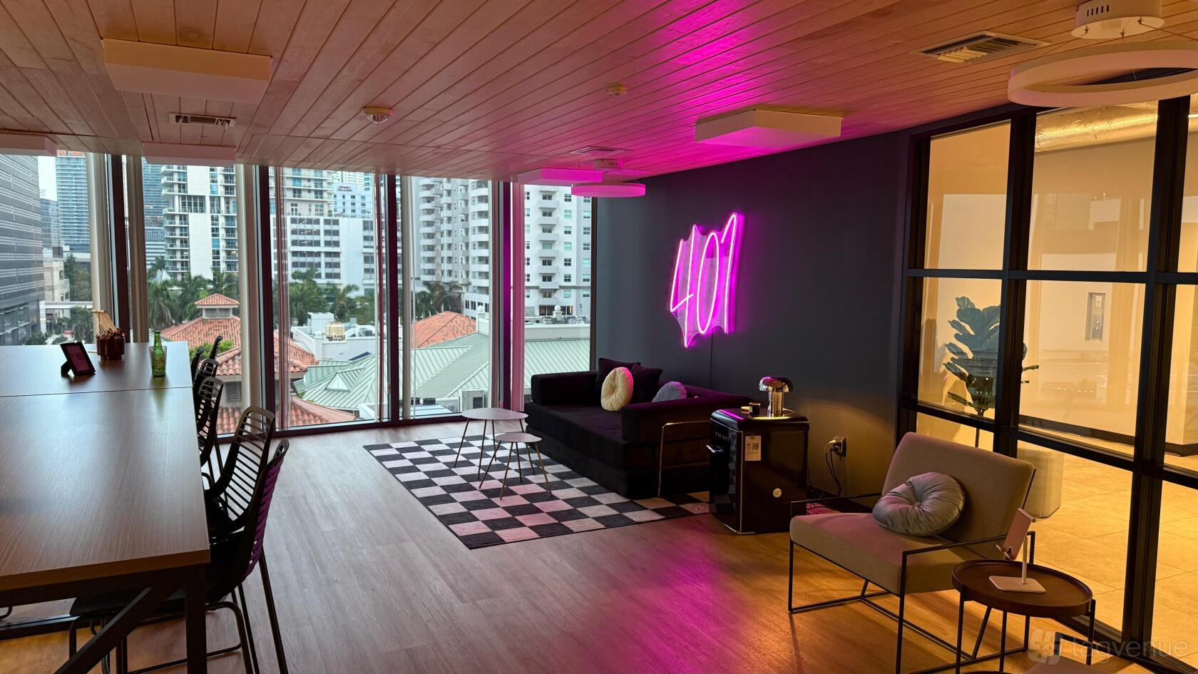 401 Meeting Room - Co-Work LatAm Brickell - Event Venue Rental ...