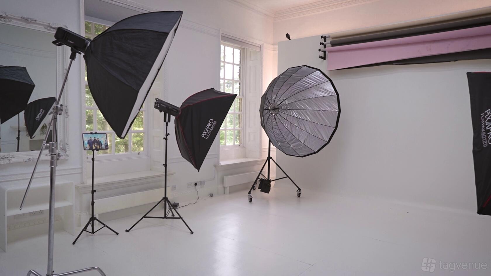 Bejamru Studio Jay Samuel Studio Venue Hire in Slough | Photos & Prices