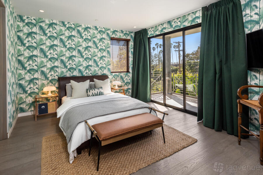 Runyon Canyon Modern Home - Runyon Canyon Mid-Century Modern Home ...