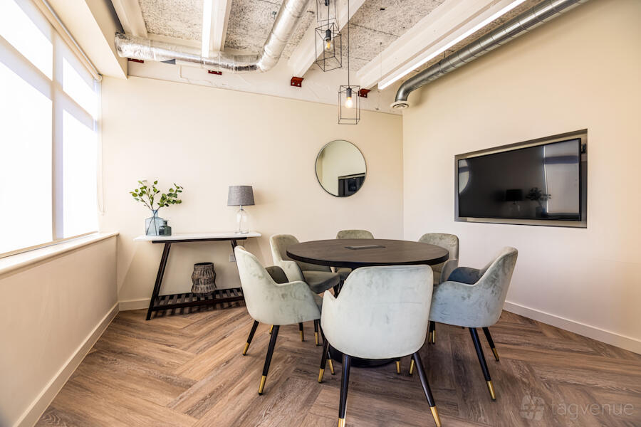 8 Person Meeting Room - Co-Space Stevenage - Event Venue Hire ...
