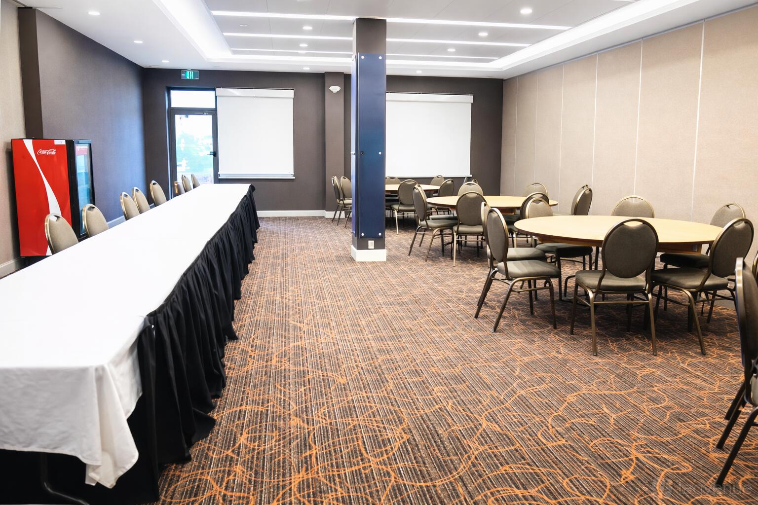 Holiday Inn Express & Suites Milton by IHG