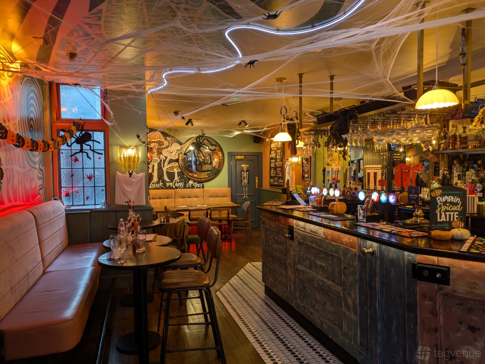 Pub Area - White Rabbit - Event Venue Hire - Tagvenue.com