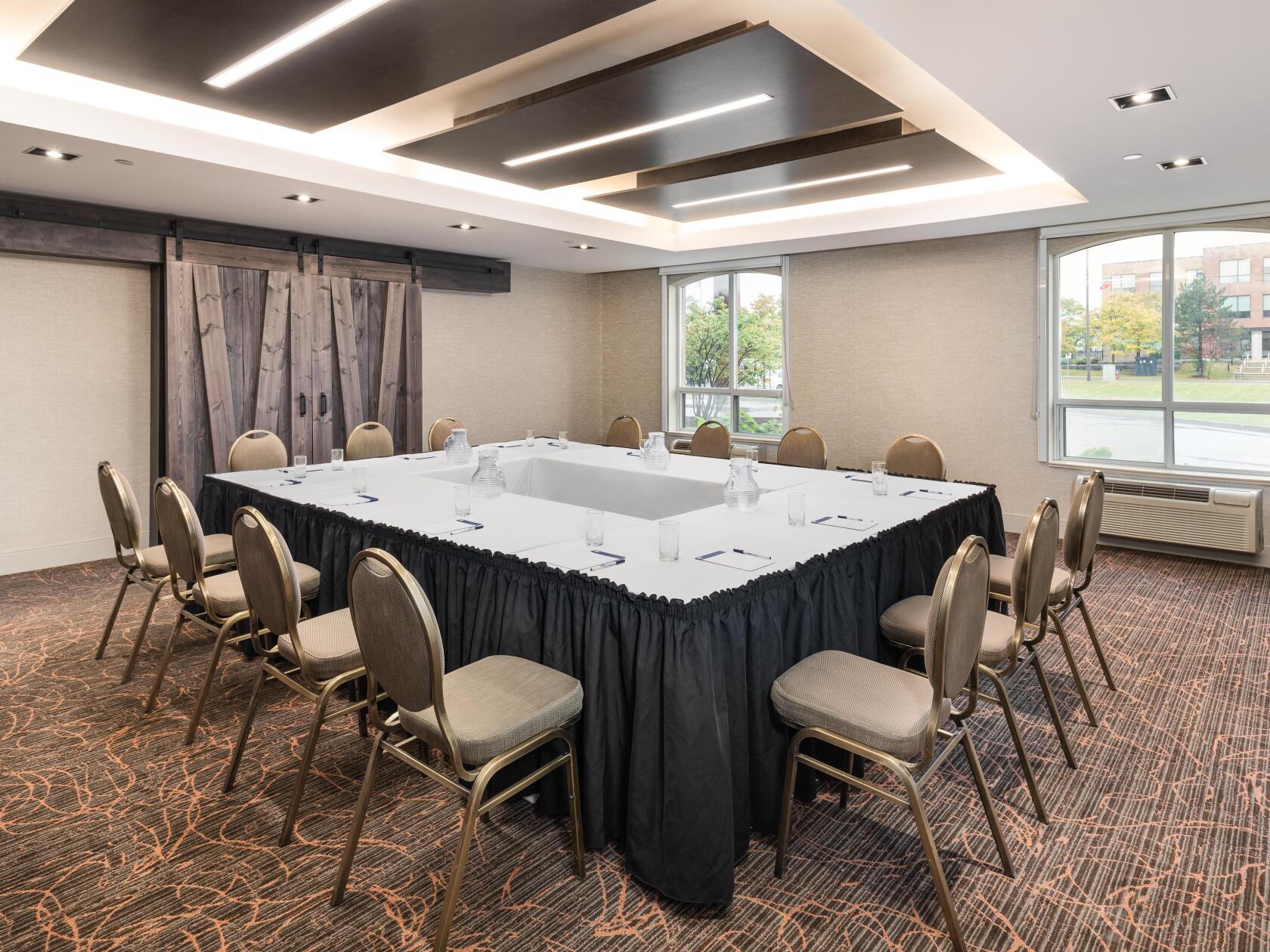 Acton Room at Holiday Inn Express & Suites Milton by IHG at Holiday Inn Express & Suites Milton by IHG