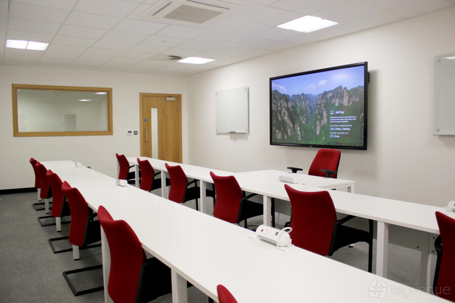 Training Centre Red Acron Aviation London Training Centre Venue Hire in Gatwick | Photos ...