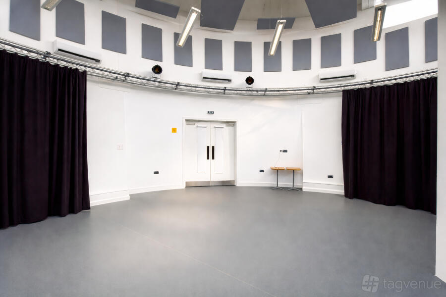 Rotunda Theatre - Beckton Globe Library - Event Venue Hire - Tagvenue.com